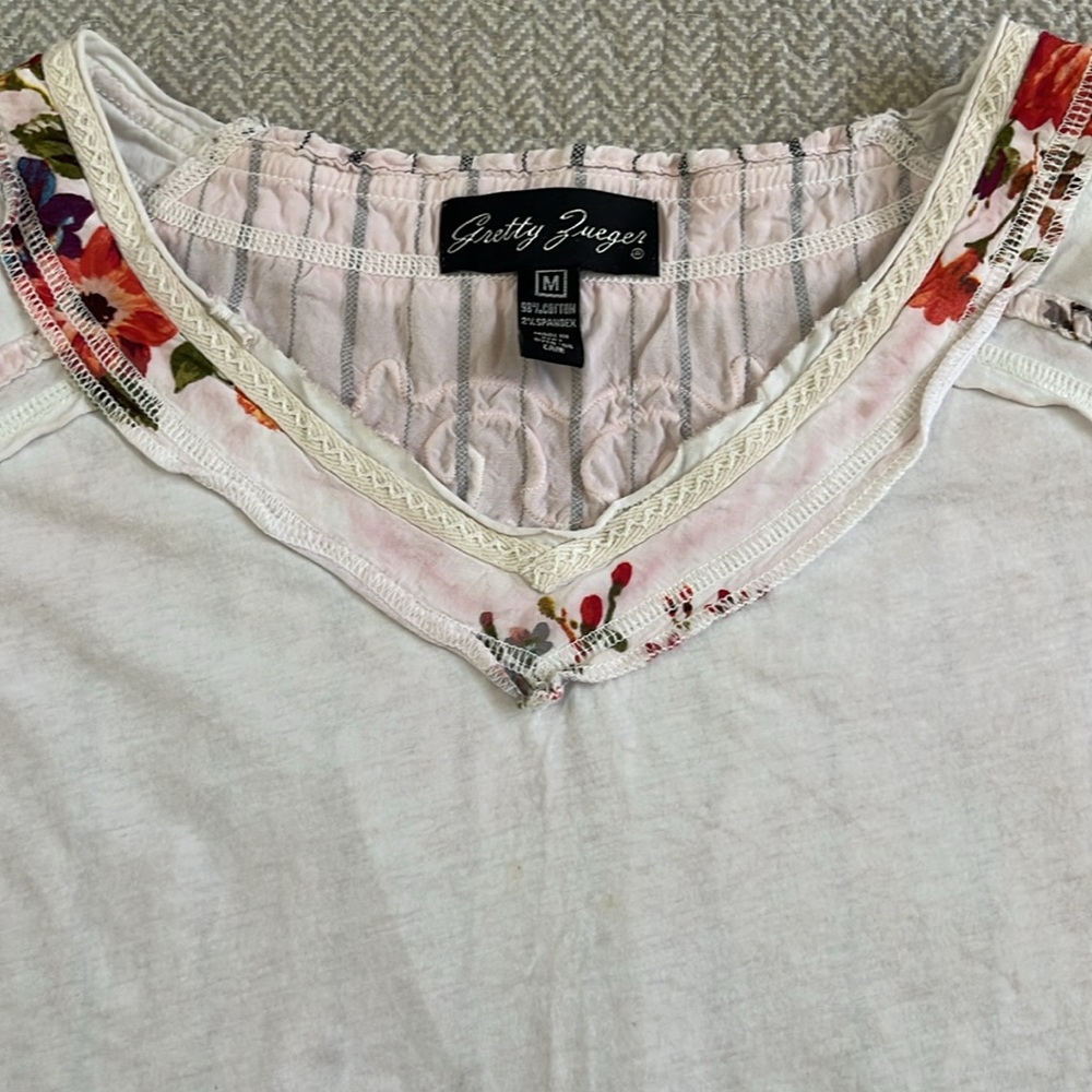 GRETTY ZUEGER White‎ Floral Appliquéd Accented Women's Shortsleeved Tee Size M